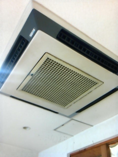 画像: 三菱重工(SAISON)業務用エアコン修理　エラーコード・E3　天カセ４方向　　個人宅